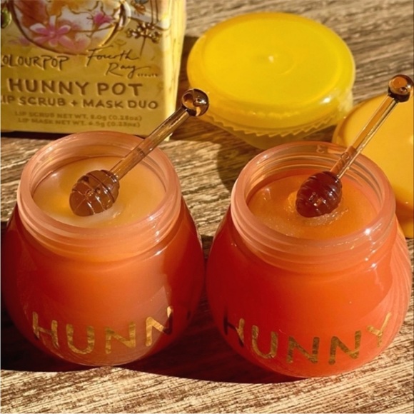 Hunny Pot Lip Care Kit Winnie the Pooh x Colourpop - Picture 9 of 10